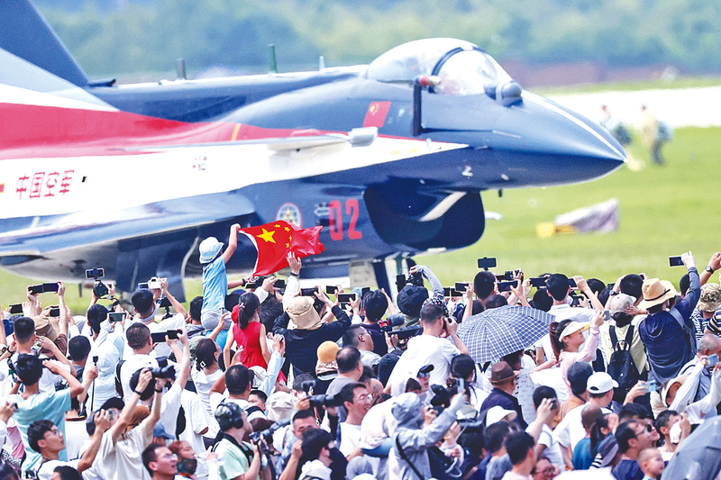 白丝校花被暴草长春航空展迎来首个公众日